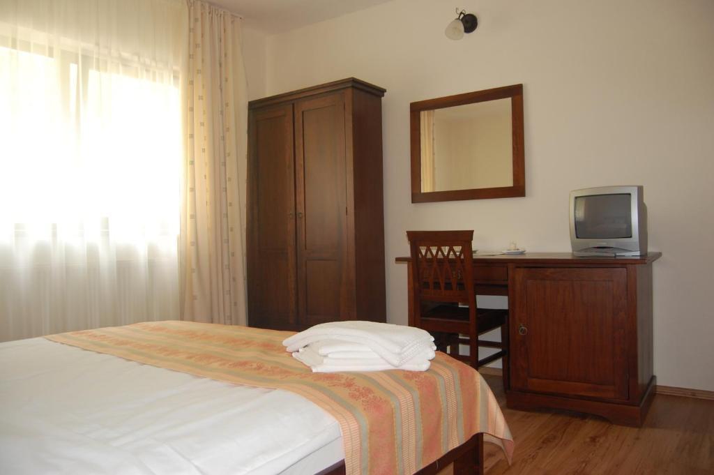 Complexul Turistic Cheile Butii Otel Cîmpu lui Neag Oda fotoğraf
