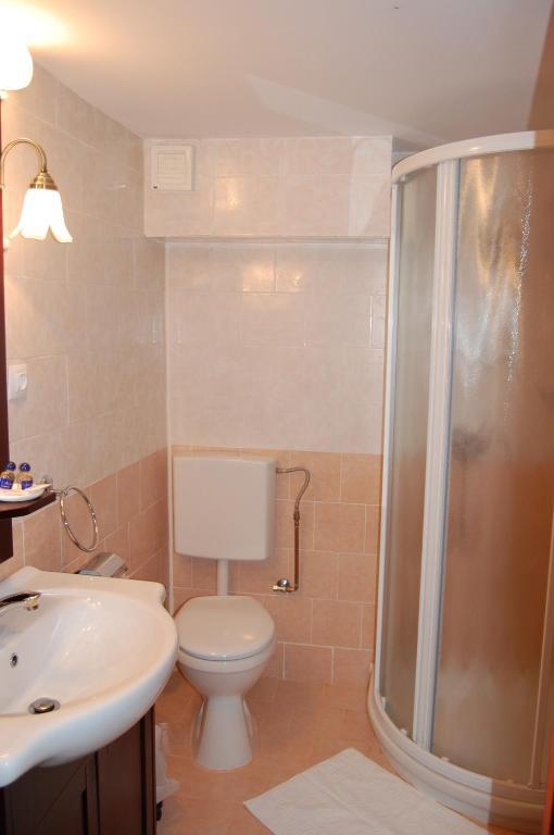 Complexul Turistic Cheile Butii Otel Cîmpu lui Neag Oda fotoğraf